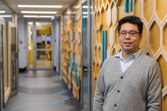 Dr Dongchen Qi from the QUT Centre for Materials Science.