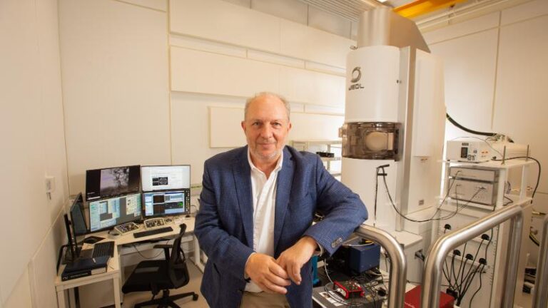 NeoARM microscope enables real-time research at the atomic level ...